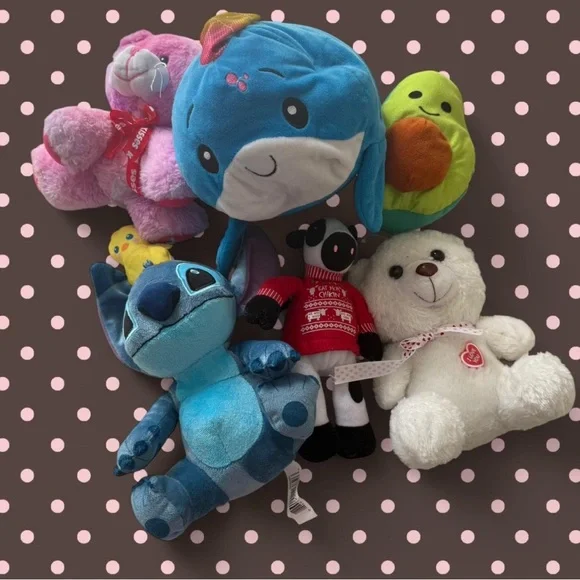 lot of random plushies / stuffed animals - Picture 1 of 7